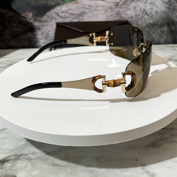 GUCCI BAMBOO SUNGLASSES WITH THE CASE. IN EXCELLENT USED CONDITION. - Picture 14 of 16